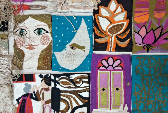 Detalle de la obra "Memories" (1987 - 1988)<br>Gobellino, wrapping y collage<br>1,57 X 2,15<br> - Cecilia Brugnini - Romance entre el todo y la nada - Museo Nacional de Artes Visuales