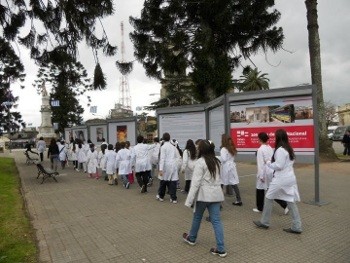 Plaza 25 de Agosto de Florida - Muestra Itinerante: 100 años de Arte Nacional-MNAV - Museo Nacional de Artes Visuales