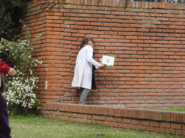  - Actividad con ceibalitas: Juego del QR en el Jardín del Museo - Museo Nacional de Artes Visuales