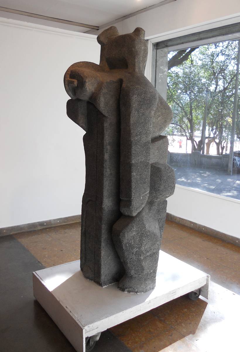 Regreso, c.1958. Germán Cabrera (1903-1990). Cemento monolítico.  203 x 65 x 75 cm. Nº inv. 1743.