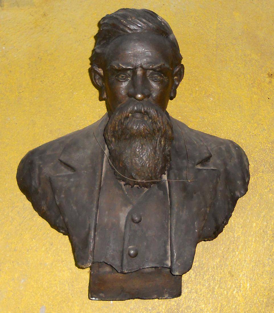 Juan Manuel Blanes. Felipe Menini (1873-1940). Bronce.  58 x 53 x 26 cm. Nº inv. 178.