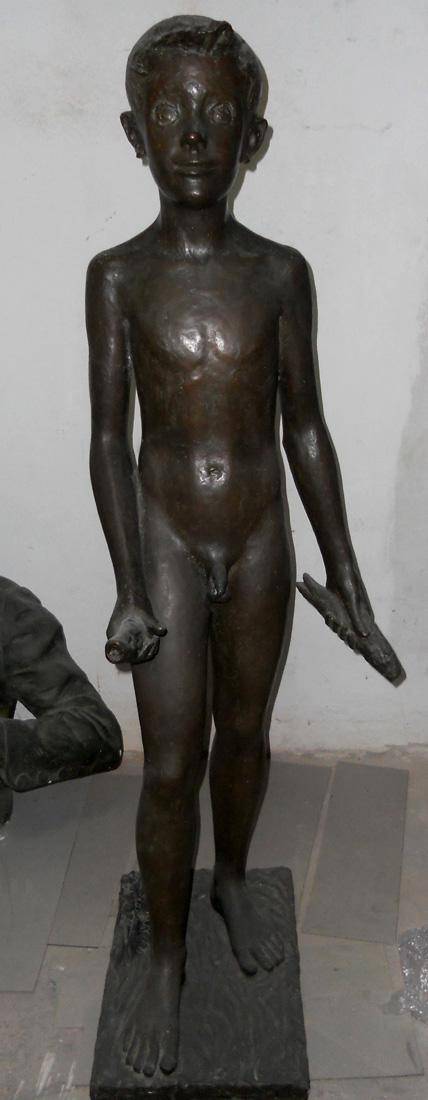 El niño del río, 1951. Pablo Serrano (1910-1985). Bronce.  155,0 x 45,00 x 50,0 cm. Nº inv. 2091.