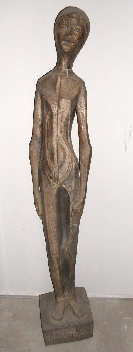 Figura, c.1974. Juan Antonio Torrents (1915). Talla en madera.  162 x 27 x 29 cm. Nº inv. 3997.