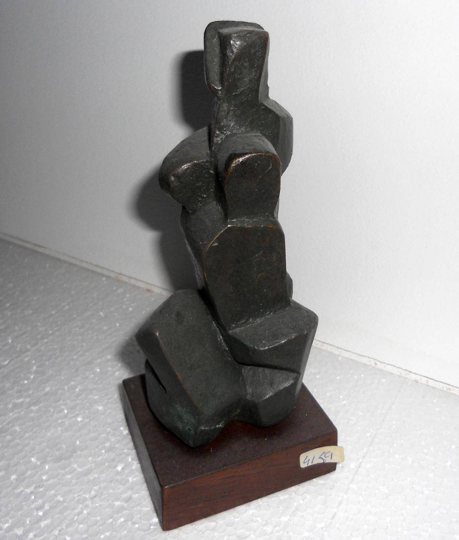 Figura sentada. Nerses Ounanian (1924-1957). Bronce.  16 x 7 x 6,5 cm. Nº inv. 4159.