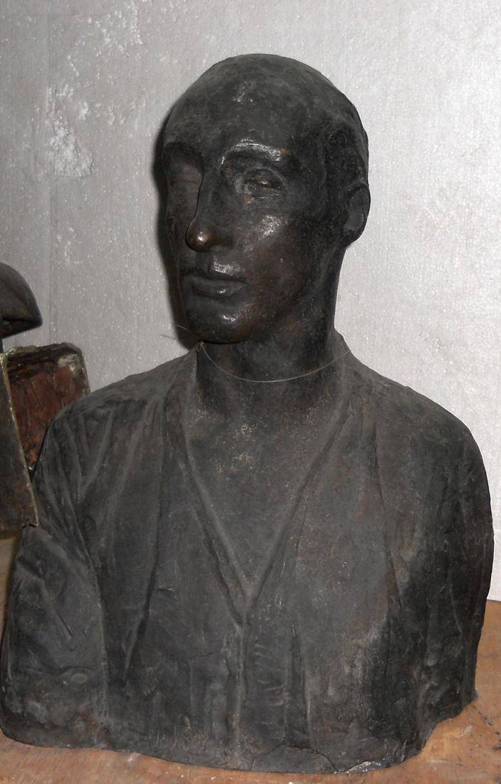 Busto del poeta Casaravilla Lemos. Bernabé Michelena (1888-1963). Bronce.  60 x 35 x 25 cm. Nº inv. 478.