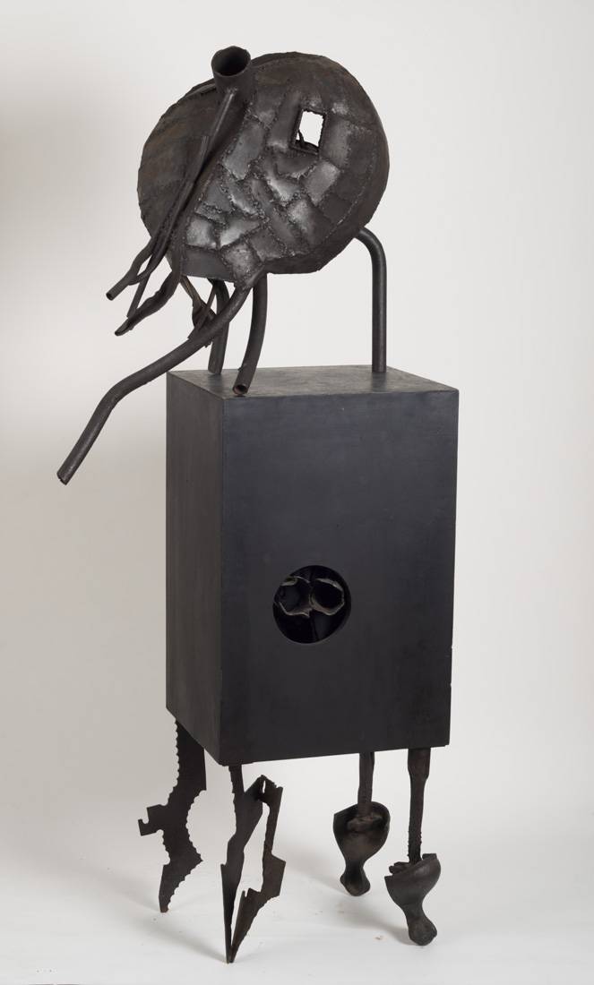 La cabeza de la hormiga. Germán Cabrera (1903-1990). Metal y madera.  165 x 45 x 75 cm. Nº inv. 4833.